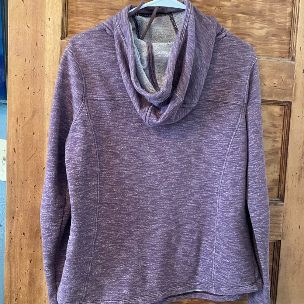 Women’s Carhartt hoodie